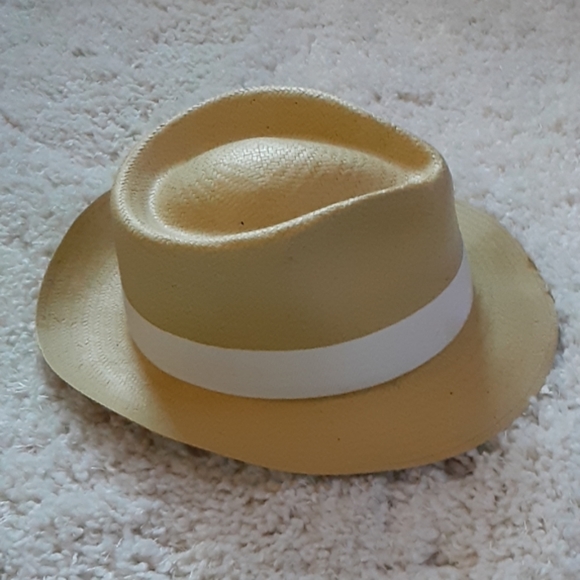 Fedora - Picture 3 of 4